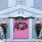 Toile de fond décors de Noël de porte rose de maison en bois d'hiver
