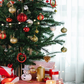 Toile de fond décors de boules de rideau blanches de photo d'arbre de Noël
