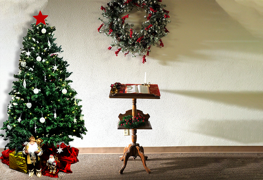 Toile de fond de photomaton de guirlande rouge et blanche d'intérieur d'arbre de Noël